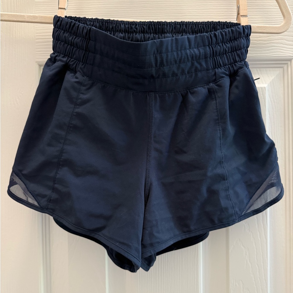 Lululemon 2.5” Hottie Hot Shorts, Navy size 2